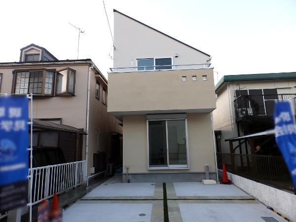 Local appearance photo. Local (10 May 2013) Shooting