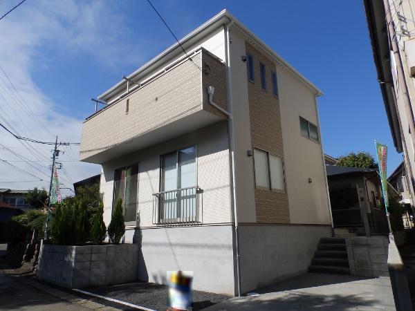 Local appearance photo. Local (10 May 2013) Shooting