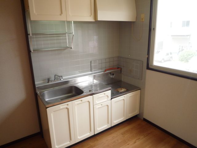 Kitchen. ◇ 2 lot gas stoves can be installed kitchen ◇