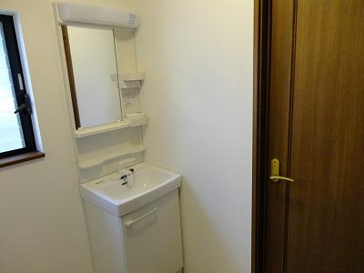 Wash basin, toilet