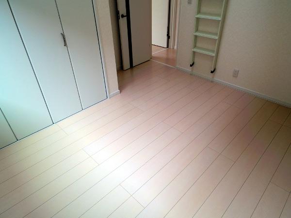 Non-living room. Indoor (10 May 2013) Shooting