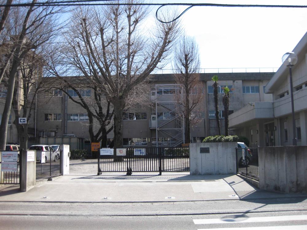 Primary school. 289m to Sagamihara Municipal Hoshigaoka Elementary School