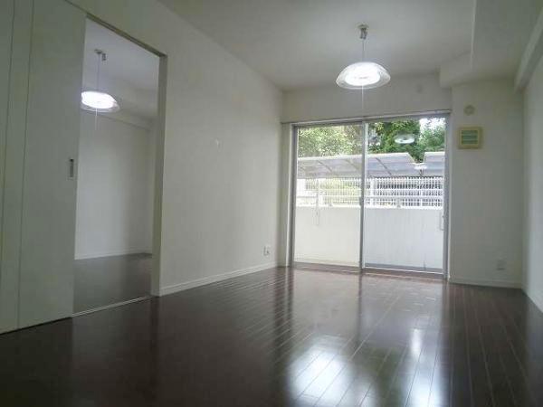 Living. Indoor (10 May 2013) Shooting