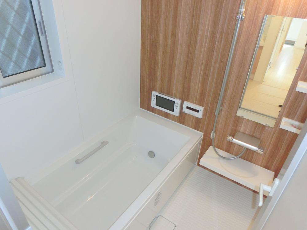 Bathroom. Bathroom TV is also standard equipment. Please heal the fatigue of the day while to see, such as night game relay in the bathroom.