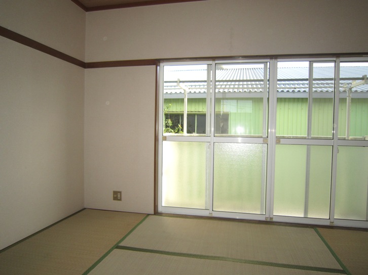 Living and room. Second floor Japanese-style room 6 quires