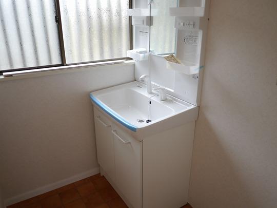 Wash basin, toilet