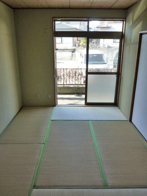 Living and room. Japanese-style room 6 tatami