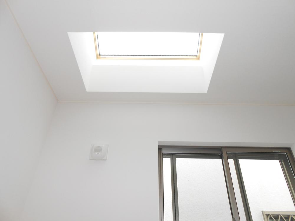 Other. Pour the warm sunshine Building 2