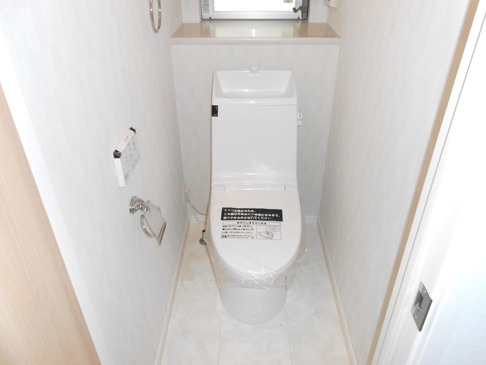 Toilet. Indoor (11 May 2013) Shooting Building 2