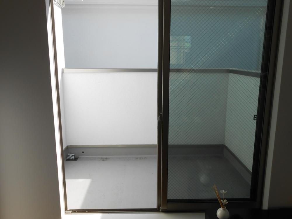 Balcony. Local (11 May 2013) Shooting Building 2