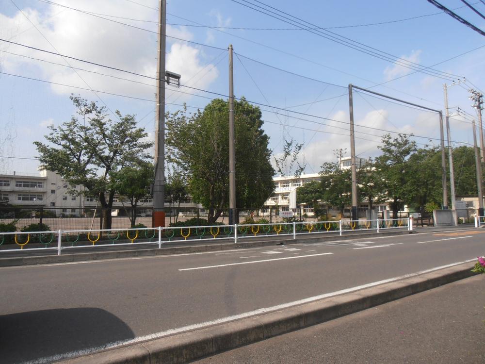 Primary school. Hikarigaoka until elementary school 550m
