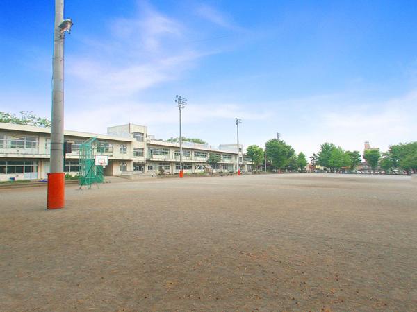 Primary school. Hoshigaoka until elementary school 790m