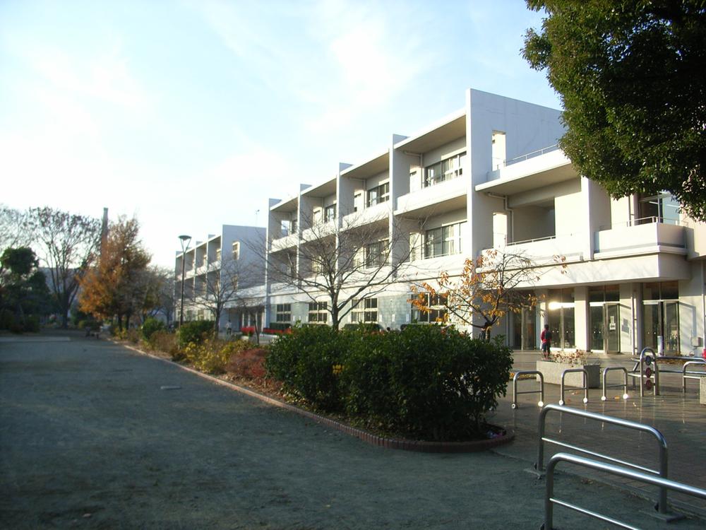 Primary school. 1233m to Sagamihara Municipal Oyama Elementary School