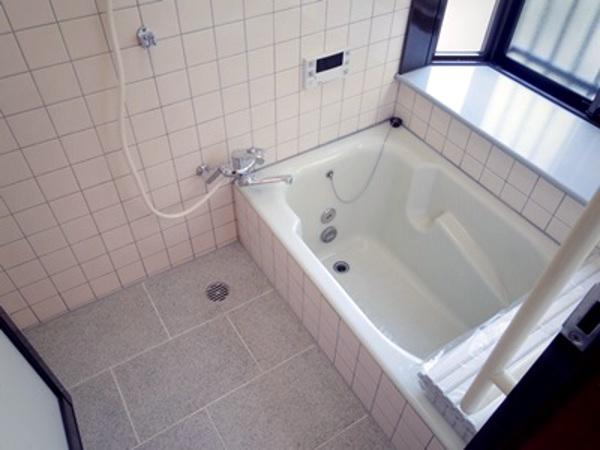 Bathroom. Indoor (12 May 2013) Shooting