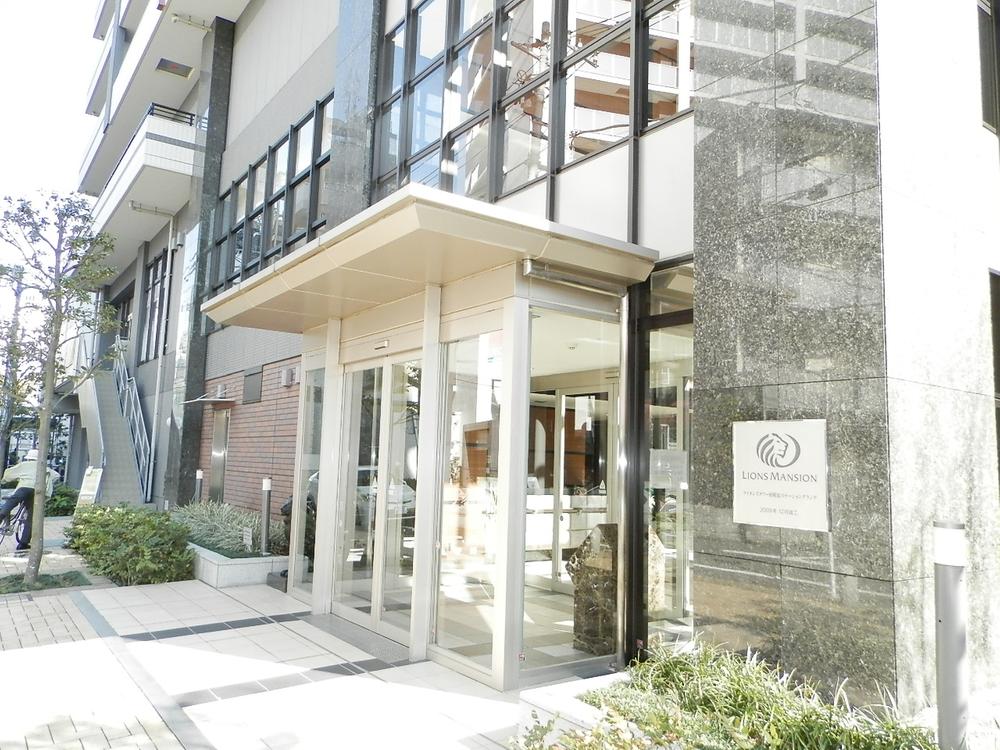 Other common areas. The entrance of the apartment