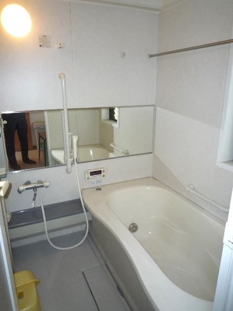 Bathroom. Indoor (10 May 2013) Shooting