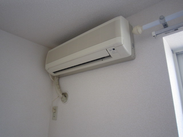 Other room space. Air conditioning is equipped with one.