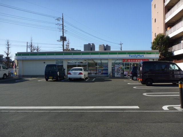 Convenience store. FamilyMart Hashimoto seven-chome up (convenience store) 325m