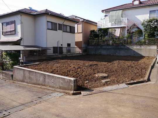 Local appearance photo. It is suitable environment to raising children per primary school nearby in a quiet residential area. 