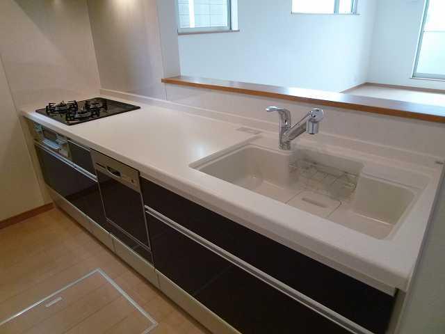 Kitchen. Room (May 2013) Shooting