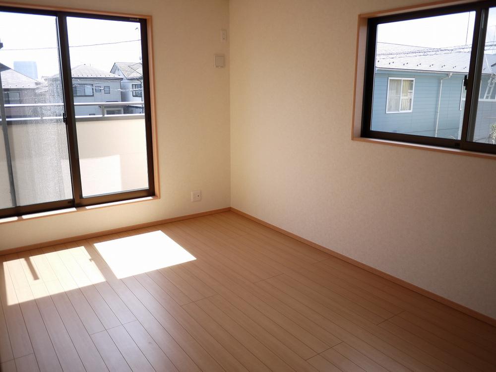 Same specifications photos (Other introspection)