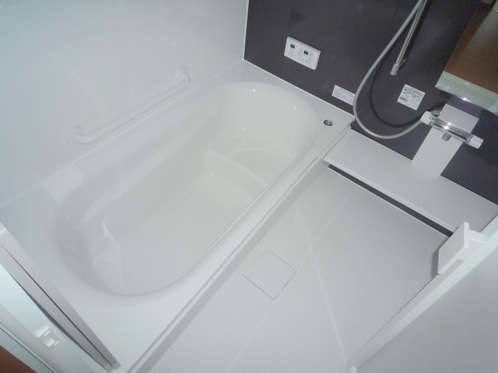 Bathroom. Relax in the sitz bath