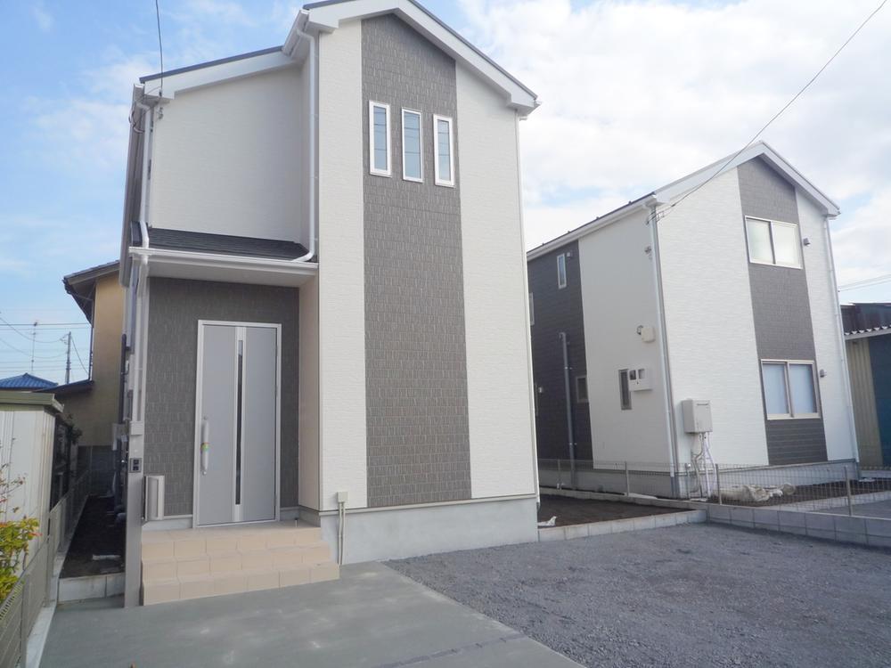 Local appearance photo. 4LDK ・ There is also a garden in parallel parking south