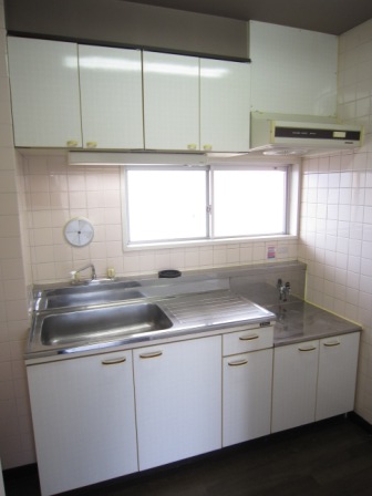 Kitchen. Gas stove can be installed in the kitchen