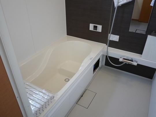 Bathroom. 1 tsubo size ・ Barrier-free type ・ With bathroom dryer