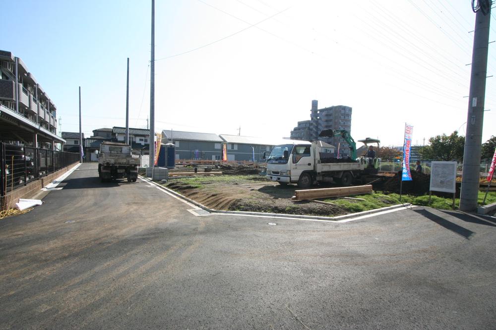 Local photos, including front road. Local (10 May 2013) Shooting