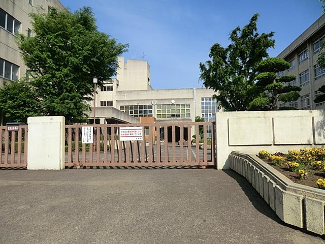 Junior high school. Uchide 1300m until junior high school