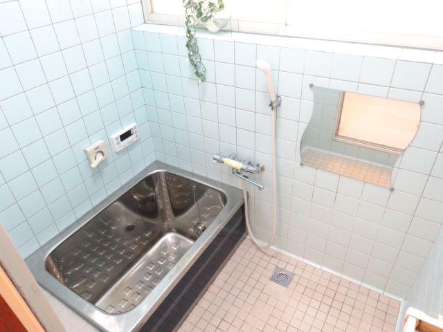 Bath. It is a bathroom with a Reheating ☆