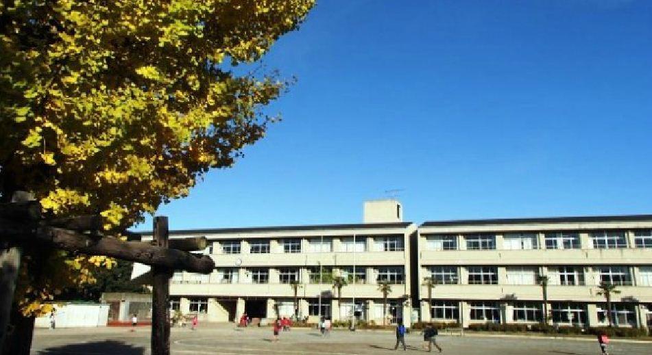 Primary school. Up to 340m elementary school to Sagamihara City Hirota Elementary School is the closeness of the peace of mind and about 5 minutes