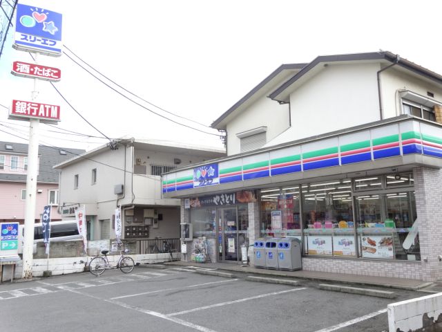 Convenience store. Three F until the (convenience store) 380m