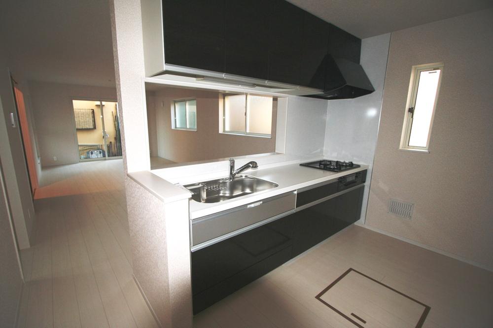 Kitchen. Local (12 May 2013) Shooting