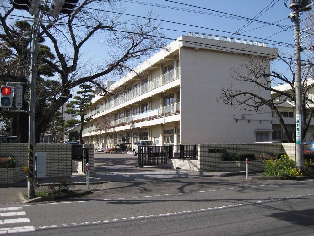 Primary school. 673m to Sagamihara Municipal Hashimoto Elementary School