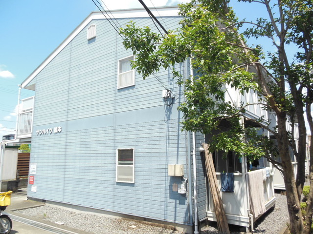 Building appearance. It is about 5 minutes by bicycle to Hashimoto Station