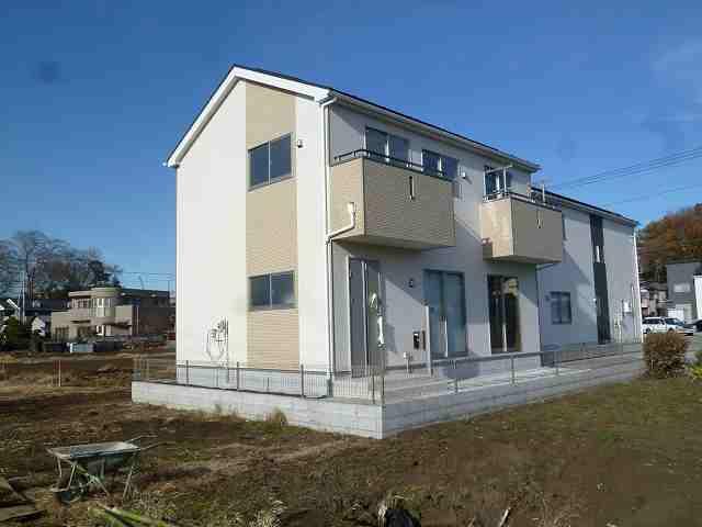 Local appearance photo. Local (12 May 2013) Shooting