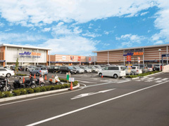 Home center. Mr. (Mr Max) 820m until Machida Tamasakai store (hardware store)