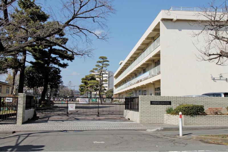 Primary school. 750m until Hashimoto Elementary School