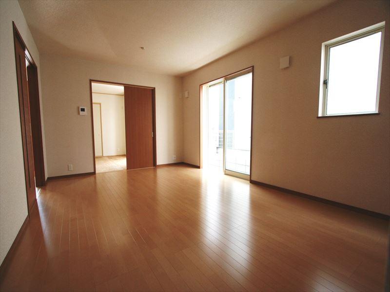 Same specifications photos (living)