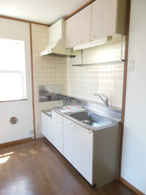 Kitchen. It is wide because of the kitchen is a two-necked gas stove can be installed