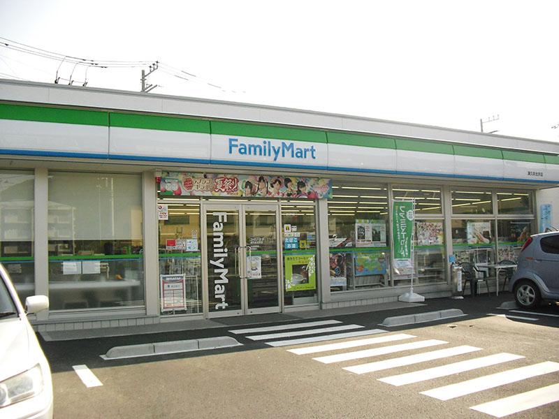Convenience store. 730m to FamilyMart