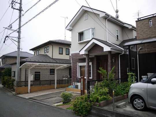Local appearance photo. Super 3-minute walk ・ Drag the store there is a 5-minute many other commercial facilities walk life convenient environment. 