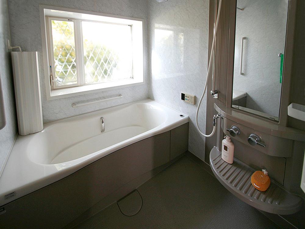 Bathroom. Spacious bathroom. It has become a barrier-free specification.