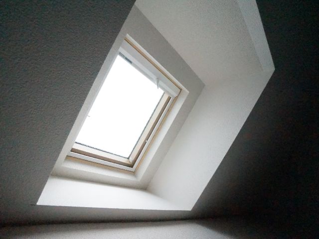 Other Equipment. Loft of skylight, You can open, Also you can see star