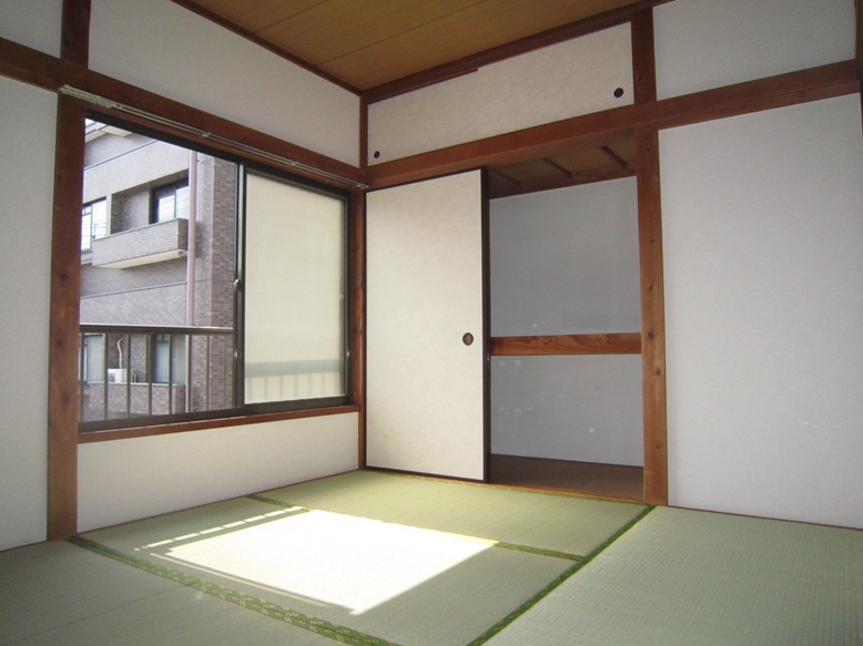 Living and room. Japanese-style room 4.5 tatami