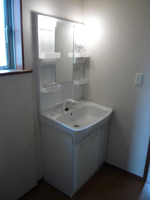 Wash basin, toilet. Construction example: wash basin