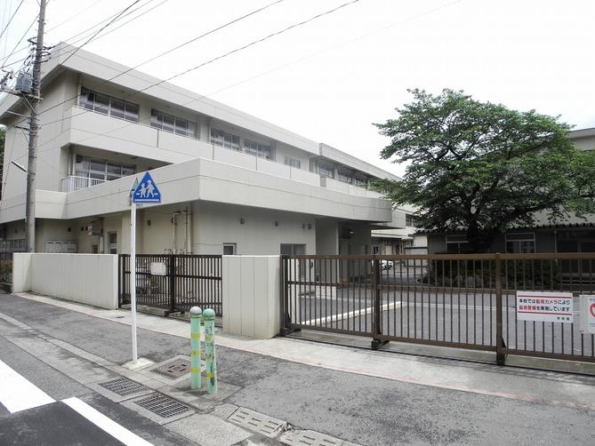 Primary school. 410m until Hashimoto Elementary School
