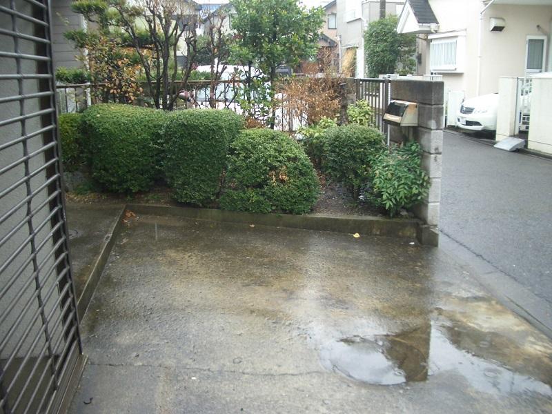 Other local. +1 Units (small car) parking spaces